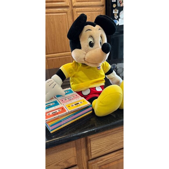 Vintage 1986 DISNEY Worlds of Wonder Talking Mickey Mouse 6 Books & 6 Tapes - Picture 5 of 10